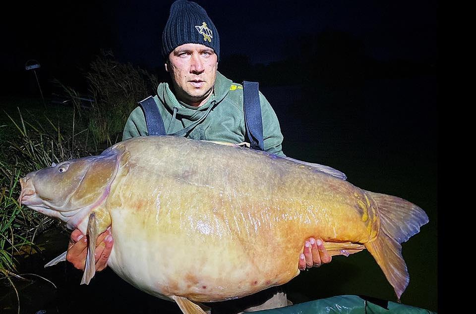 47,825kg - crapul de RECORD MONDIAL prins cu boiliesuri romanesti de la Select Baits.